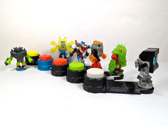 READ Akedo Battle Giant Boss Lot of 6 with Controller Bases Moose Toys