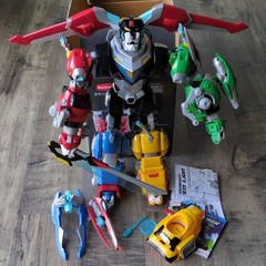 2017 Playmates Voltron Legendary Defender Ultimate Voltron 14″ Electronic Figure