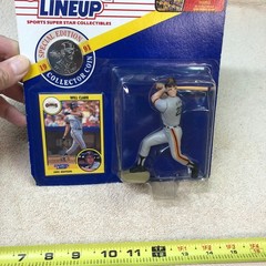 LOT OF 2 VINTAGE 1991 KENNER STARTING LINEUP COLLECTOR’S COIN / ACTION FIGURE