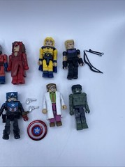 Lot of 19 Marvel Avengers Minimates-Hawkeye-Hulk-Captain America-Thor-Antman (C)