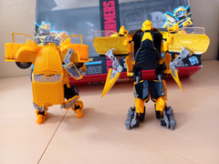 Transformers Bumblebee Studio Series 24 & 25 Action Figure Set *MISSING PIECES*