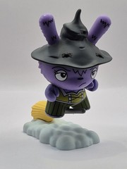 Kidrobot Dunny 2017 Scared Silly series Which Witch by The Bots 3″ vinyl figure