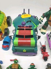 TMNT LARGE LOT OF FIGURES And VEHICLES Teenage Mutant Ninja Turtles