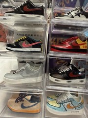 Collectable Mini Sneakers New In Acrylic Boxes Lot of 16 Nike Jordans SBs Dunks