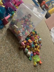 Lot Of ~300+ Shopkins Figures, Playsets, & Display Mixed Season Unsearched 4lbs