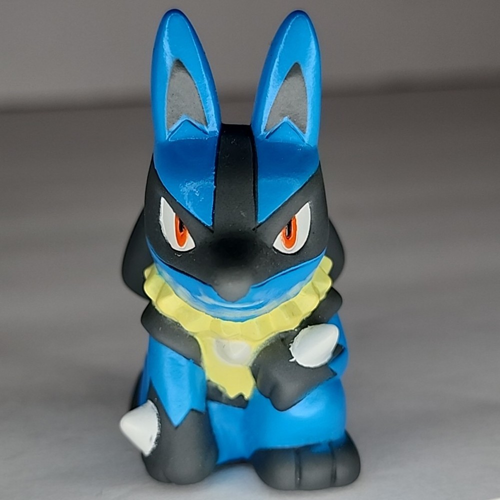 Pokemon 2″ Lucario Crouching Finger Puppet Mini Figure Bandai Nintendo