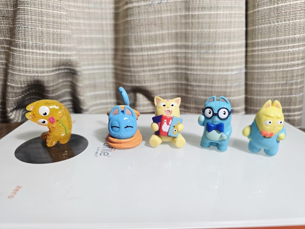 Hasbro Lost Kitties Mini Figures Lot Of 5 Munch, Gladys, Professor & More.