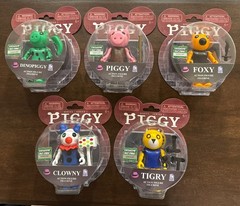 PIGGY Complete Set Of 5 ~ W/ Dinopiggy ~ Series 1Roblox Action Figures DLC Codes