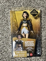 KPop Demon Hunters HUNTR/X Zoey “Golden” Singing Doll – New & Sealed