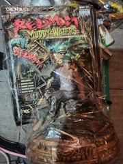 Rare “REDMAN Muddy Waters STATUE DIORAMA