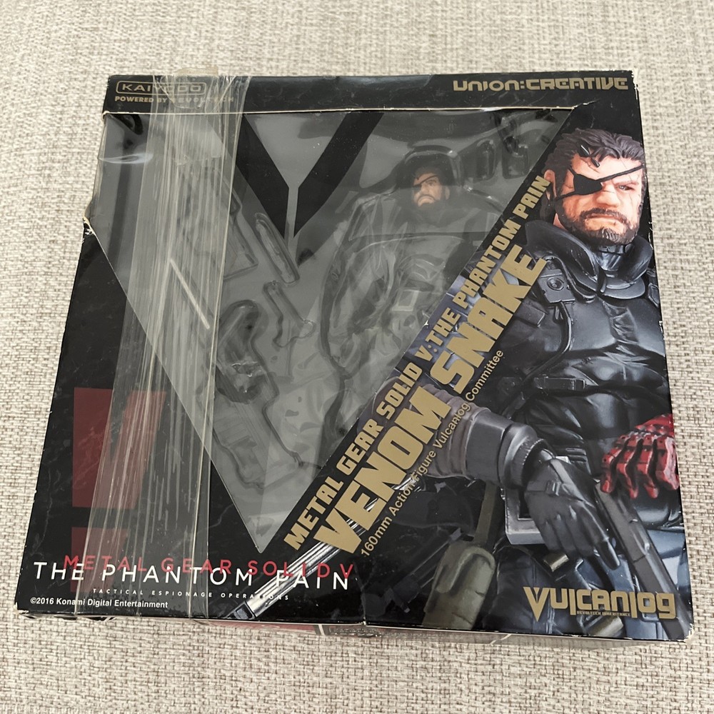 Kaiyodo Revoltech Metal Gear Solid 5: The Phantom Pain Venom Snake Open Box
