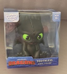 NEW***Culturefly DreamWorks Dragons Toothless Flying Collectible Vinyl Figure