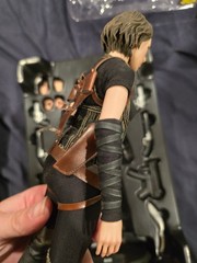 Hot Toys MMS139 Resident Evil Afterlife Alice