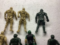 Unbranded Action Figures Army Men Military Soldiers Lot of 11.
