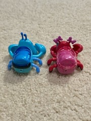 2 Xia Xia Pets: Loose Pink And Blue Hermit Crab Figure (no Batteries)