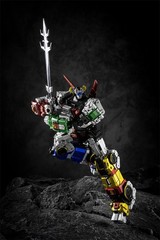 New In Stock Lucky Cat Micro Cosmos MC-01S Elvis Voltron Metallic Version Figure