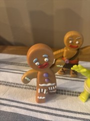 Lot (5) 2007 Gingy Gingerbread Man, Shrek, Bebe Shrek 4″ McDonald’s