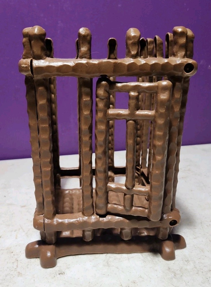 Mego Planet of the Apes Jail — 1975 Loose Unbroken Parts No Padlock