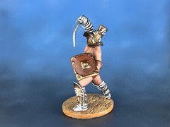 Warrior Art: Handcrafted Gladiator Resin Figurine 40mm Collectible Sculpture