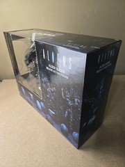 NECA Aliens ALIEN QUEEN Deluxe Action Figure Brand New Sealed