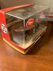 Disney Store Artist’s Series Surfboard McQueen!! in a case, 1:43 scale,