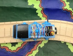 Thomas Friends HAPPY BIRTHDAY THOMAS Party Hat Wooden Railway Train Engine 2012
