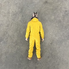 Mezco Toys Breaking Bad: Walter White Yellow Hazmat Figure