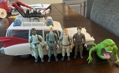 The Real Ghostbusters Ecto-1 – Kenner Hasbro 2021 With Five Figures Slimer