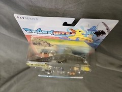 Roblox DevSeries SHARK BITE 2: SHARK CAGE Figure Set W/Exclusive Virtual Code