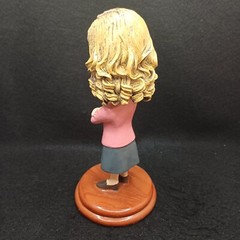 THE OFFICE PAM BEESLY NBC UNIVERSAL LIMITED EDITION RESIN BOBBLE HEAD