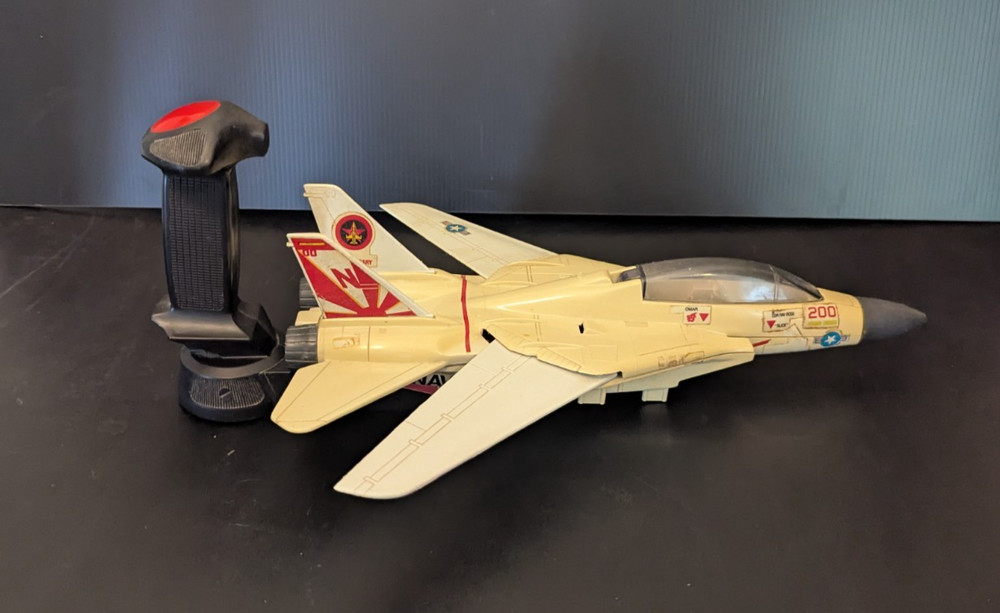 1989 Hasbro Flying Fighter F-18 Wildcats Top Gun Navy