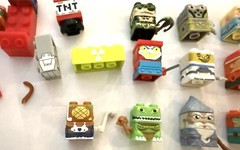 Sick Bricks Lot of 25 By Spin Master Characters Figurines Circa 2015 (est)