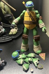 Teenage Mutant Ninja Turtles (2012 Cartoon) Ultimate Leonardo 7-Inch Scale