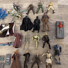 Star Wars Lot of Figures/Misc. – All Broken Figures – See Photos – For Parts