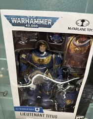 McFarlane Toys Warhammer 40,000 Ultramarines Lt Titus Figure w/ Gun, Alt Head