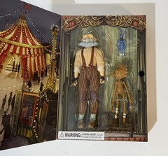 Netflix Pinocchio Del Toros Figure Set Geppetto Cricket LIMITED EDITION NEW 2022