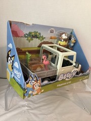 Bluey Tradies Ute Vehicle w/Figures New In Box