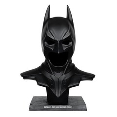 – DC Direct Batman: the Dark Knight (2008) Cowl Replica 1:1 Scale