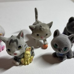 Lot of 7 Vintage Kitty In My Pocket & Puppy Figures – Flocked Cats & Dog