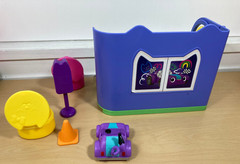 Spin Master Dreamworks Gabby’s Dollhouse Carlita Purr-ific Play Room car & accs