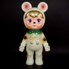 Charmy-Chan Glow in Dark Soft Vinyl 8.3″ Maneki-Neko ver. Kodama Toy Sofubi