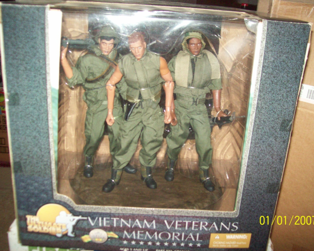New In Box 2000 21st Century Toys Ultimate Soldier Vietnam Veterans Figure Set