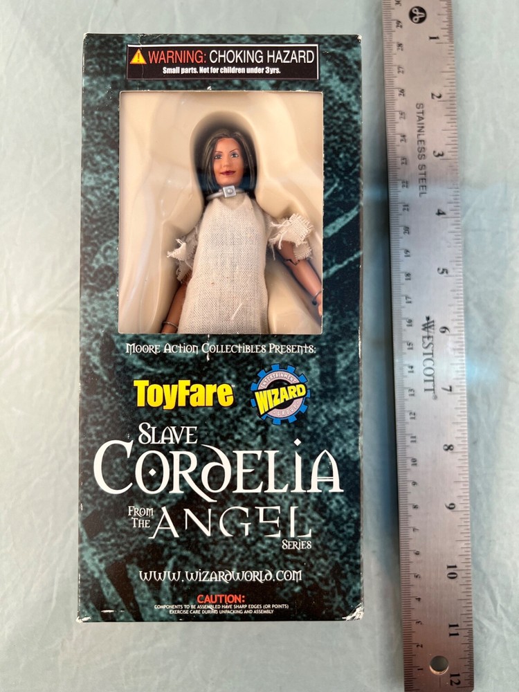 Angel / Buffy Vampire Slave Cordelia Toyfare exclusive Moore Action Collectibles