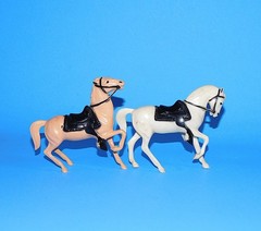 1961 HARTLAND WYATT EARP & CLINT WALKER WESTERN FIGURES WITH HORSES