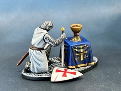Action Figure Templar Knight with the grail Collectible Miniature Painted 40mm