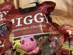 6x Lot PIGGY SERIES 2 ROBLOX MINI FIGURE MYSTERY PACK WITH EXCLUSIVE DLC CODE