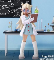 POP MART x Peach Riot Rush Hour Series Figure Dolls Toy – Poppy Scientist