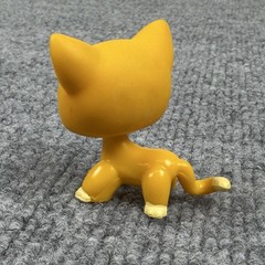 Hasbro Littlest Pet Shop Shorthair Yellow Cat Figure #855 2008 Purple Eyes LPS