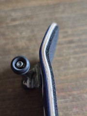 Cash Wood fingerboard complete with Urethane bearing wheels and foam grip
