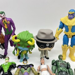 Random Lot Of Action Figures Marvel DC Funkos & Other Lot Of 17 Toy